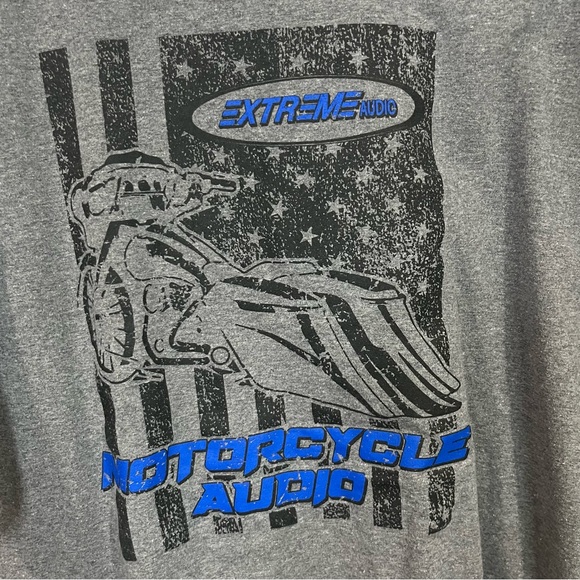 6/$25Charcoal Gray Men's Short Sleeve Tee - Picture 2 of 3